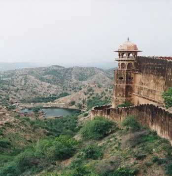 Jaigarh Fort: Copyright of the photograph of Jaigarh Fort is property of www.shuna.net. All rights reserved.